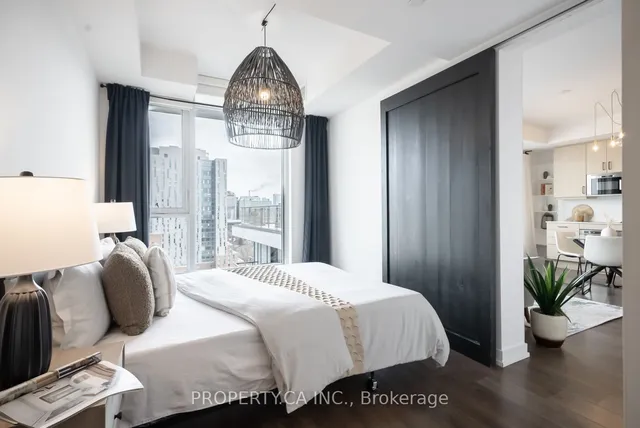Additional property image - 297 College St Unit 1602