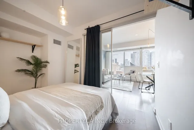Additional property image - 297 College St Unit 1602