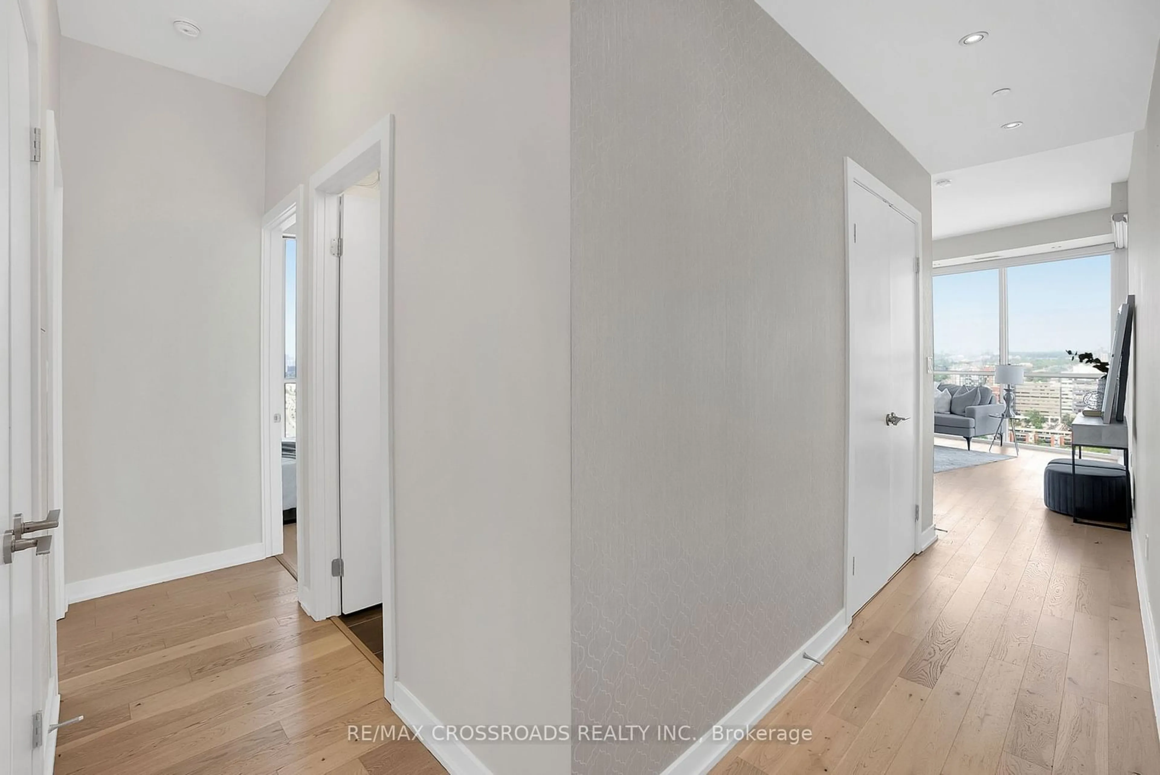 Indoor entryway for 20 Bruyeres Mews #3002, Toronto Ontario M5V 0G8