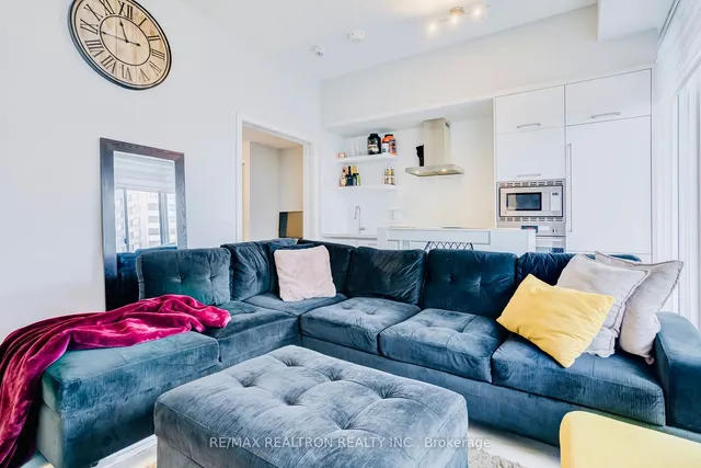 Additional property image - 2221 Yonge St Unit 2911
