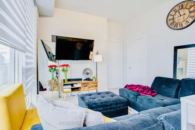 Additional property image - 2221 Yonge St Unit 2911