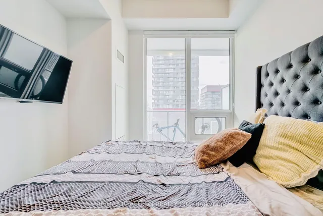 Additional property image - 2221 Yonge St Unit 2911