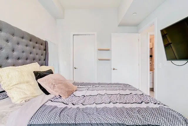 Additional property image - 2221 Yonge St Unit 2911