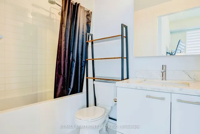 Additional property image - 2221 Yonge St Unit 2911