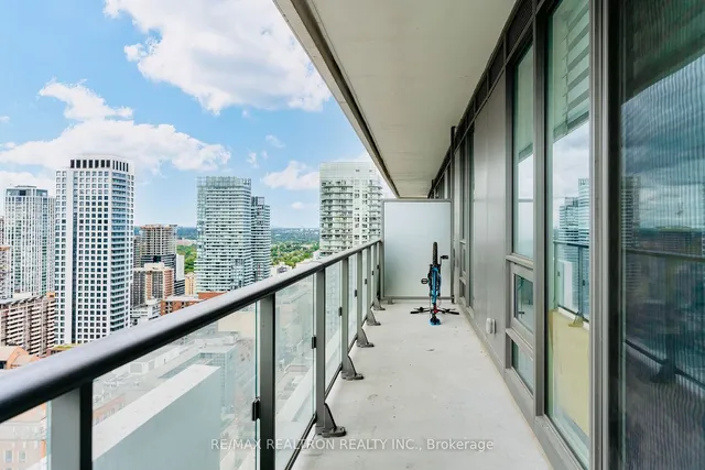 Additional property image - 2221 Yonge St Unit 2911
