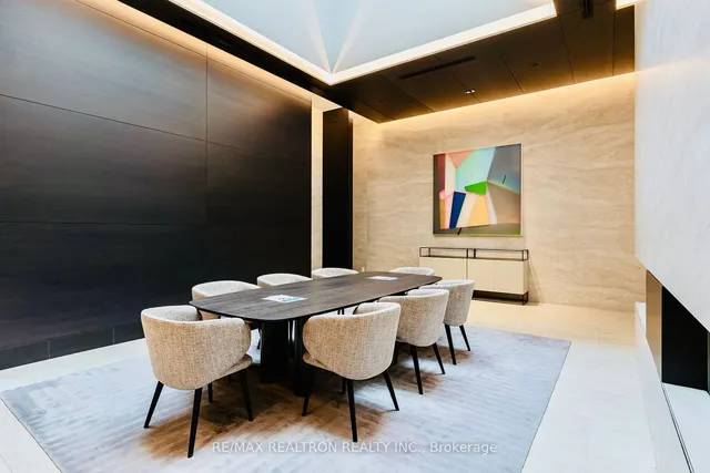Additional property image - 2221 Yonge St Unit 2911