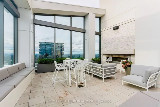 Additional property image - 2221 Yonge St Unit 2911