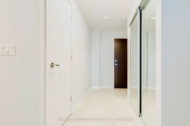 Additional property image - 2221 Yonge St Unit 2911