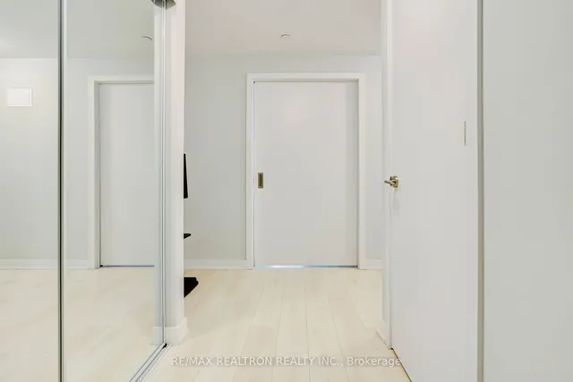 Additional property image - 2221 Yonge St Unit 2911