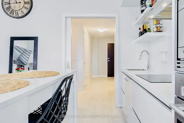 Additional property image - 2221 Yonge St Unit 2911