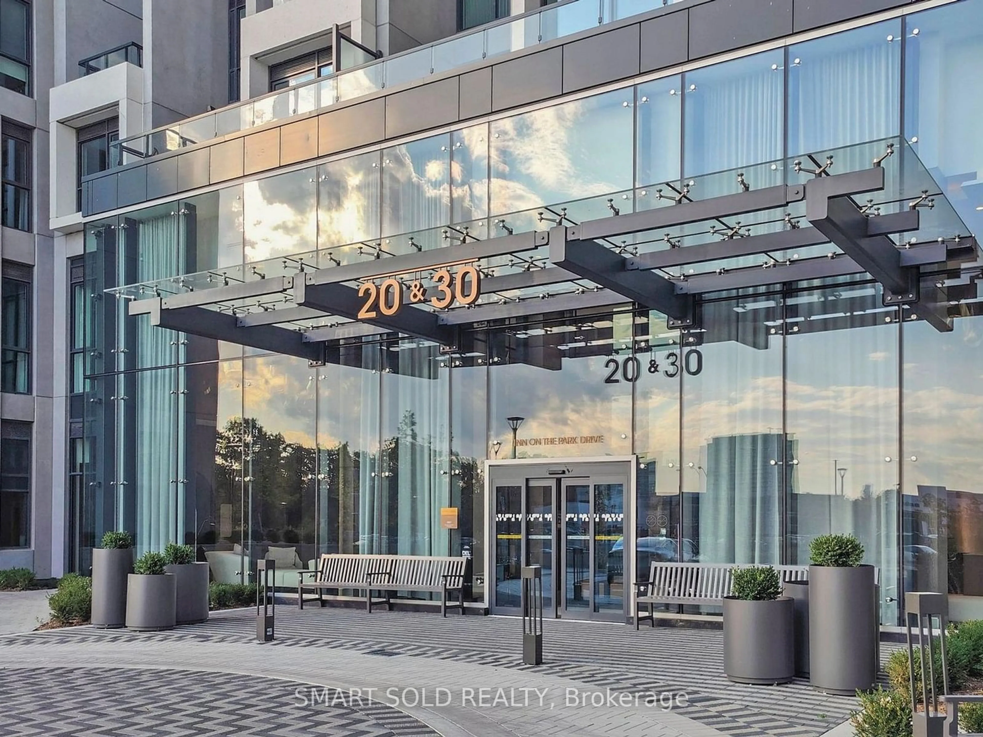 Indoor foyer for 20 Inn On The Park Dr #2335, Toronto Ontario M3C 0P8