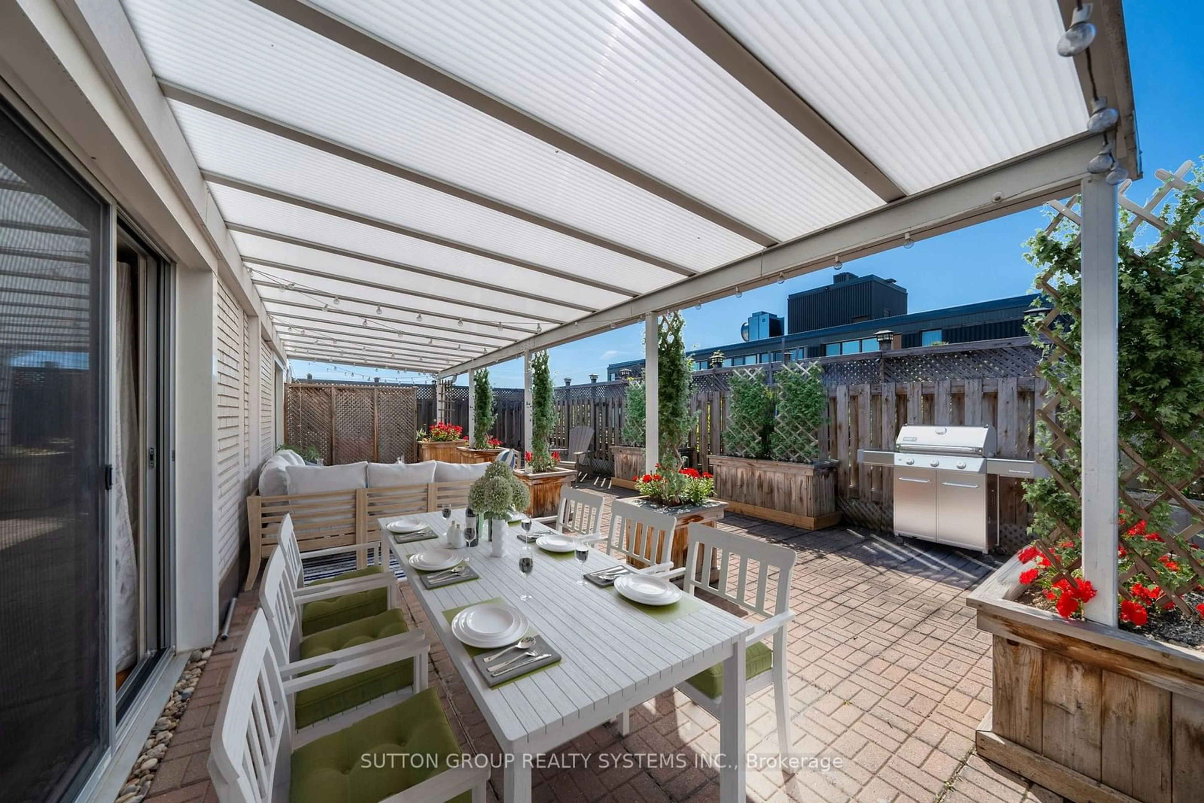 Patio, street for 335 Lonsdale Rd #PH01, Toronto Ontario M5P 1R4