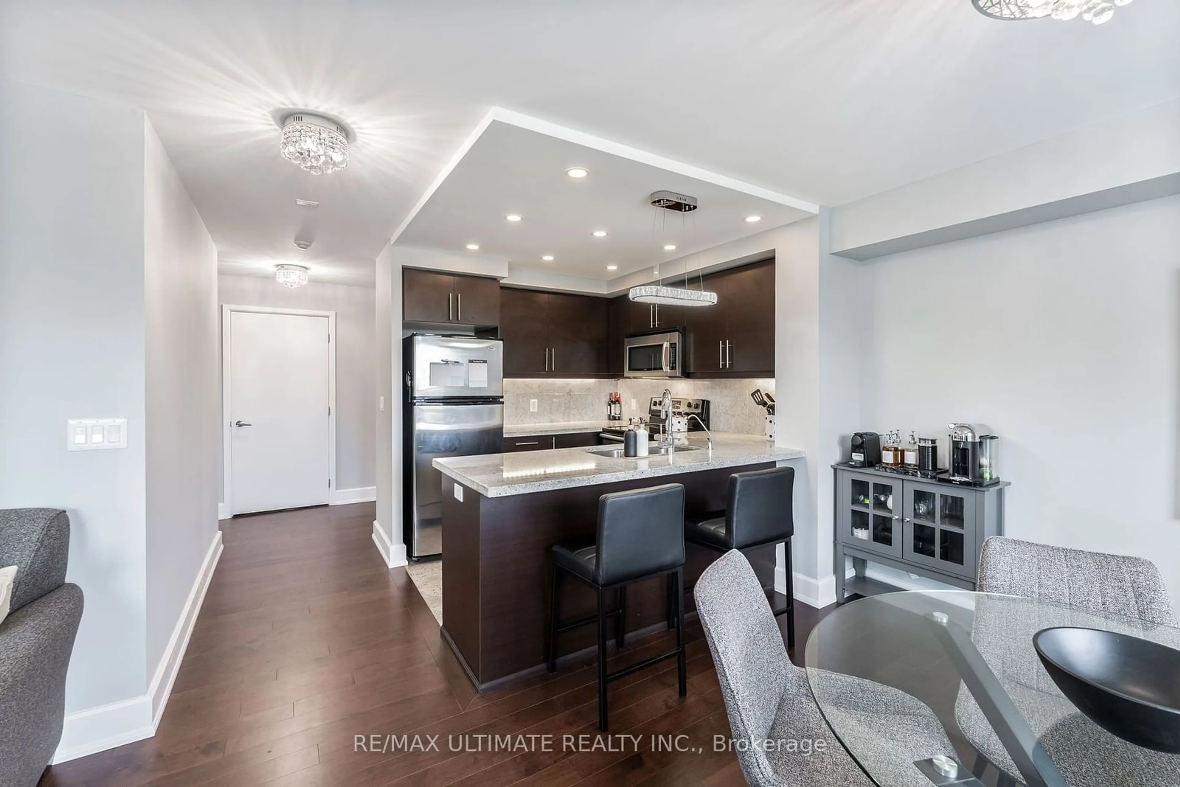 Open concept kitchen, unknown for 676 Sheppard Ave #414, Toronto Ontario M2K 1B7