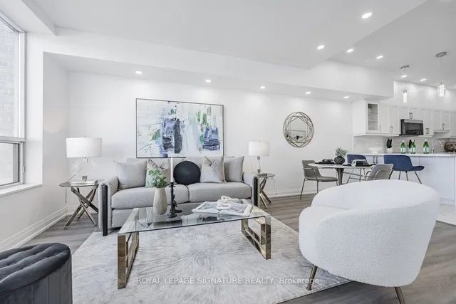 Additional property image - 284 Bloor St Unit 1005
