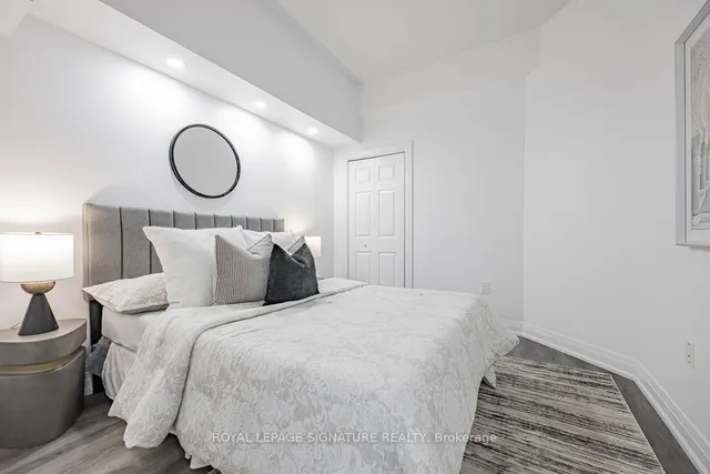 Additional property image - 284 Bloor St Unit 1005
