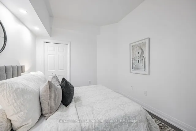 Additional property image - 284 Bloor St Unit 1005