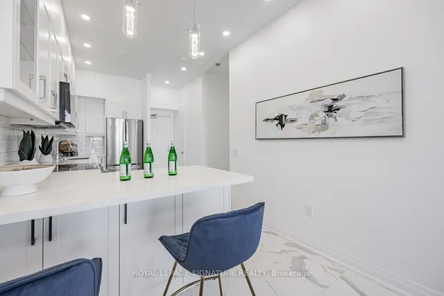 Additional property image - 284 Bloor St Unit 1005