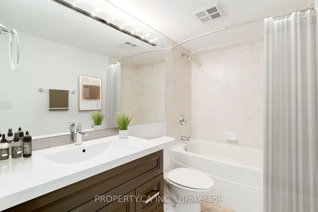 Additional property image - 219 Fort York Blvd Unit 1204