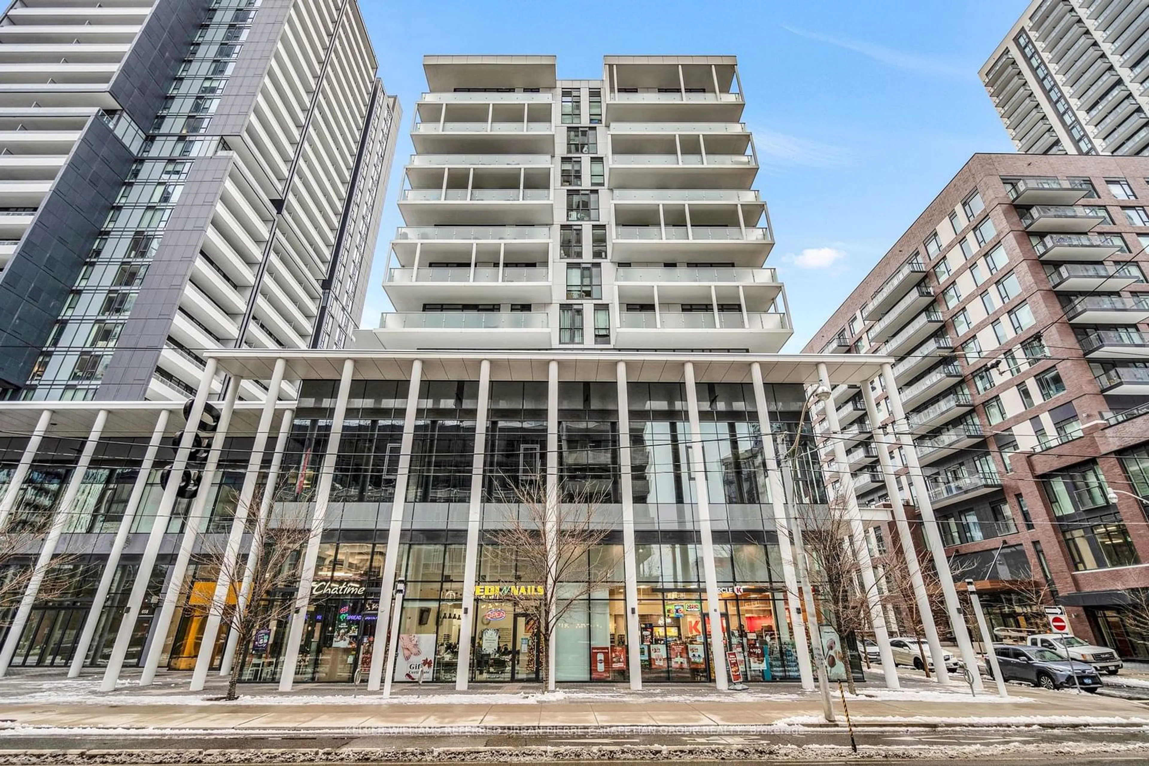 Indoor foyer for 34 Tubman Ave #807, Toronto Ontario M5A 0R2