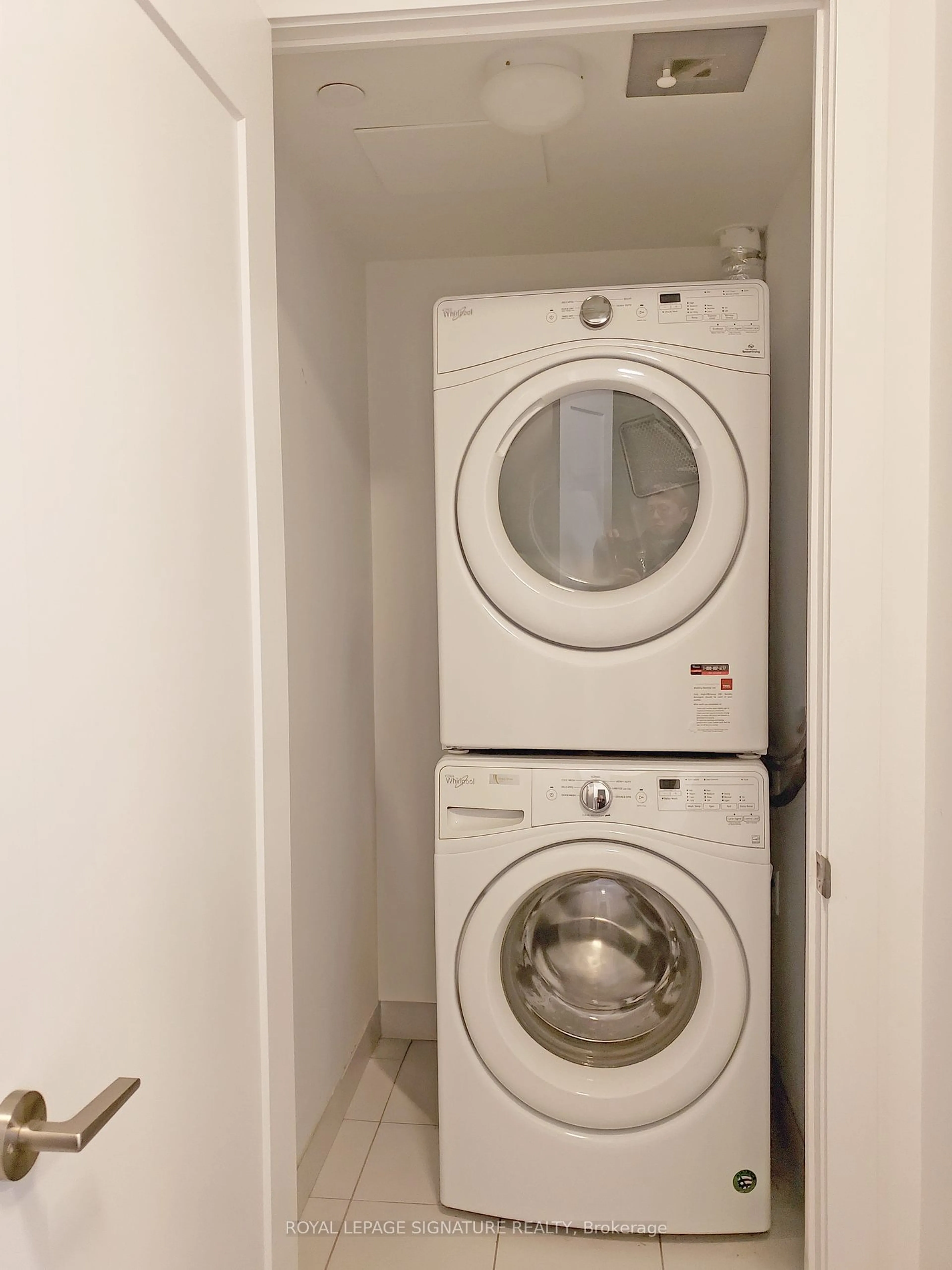 Laundry room for 15 Merchants' Wharf #344, Toronto Ontario M5A 0N8