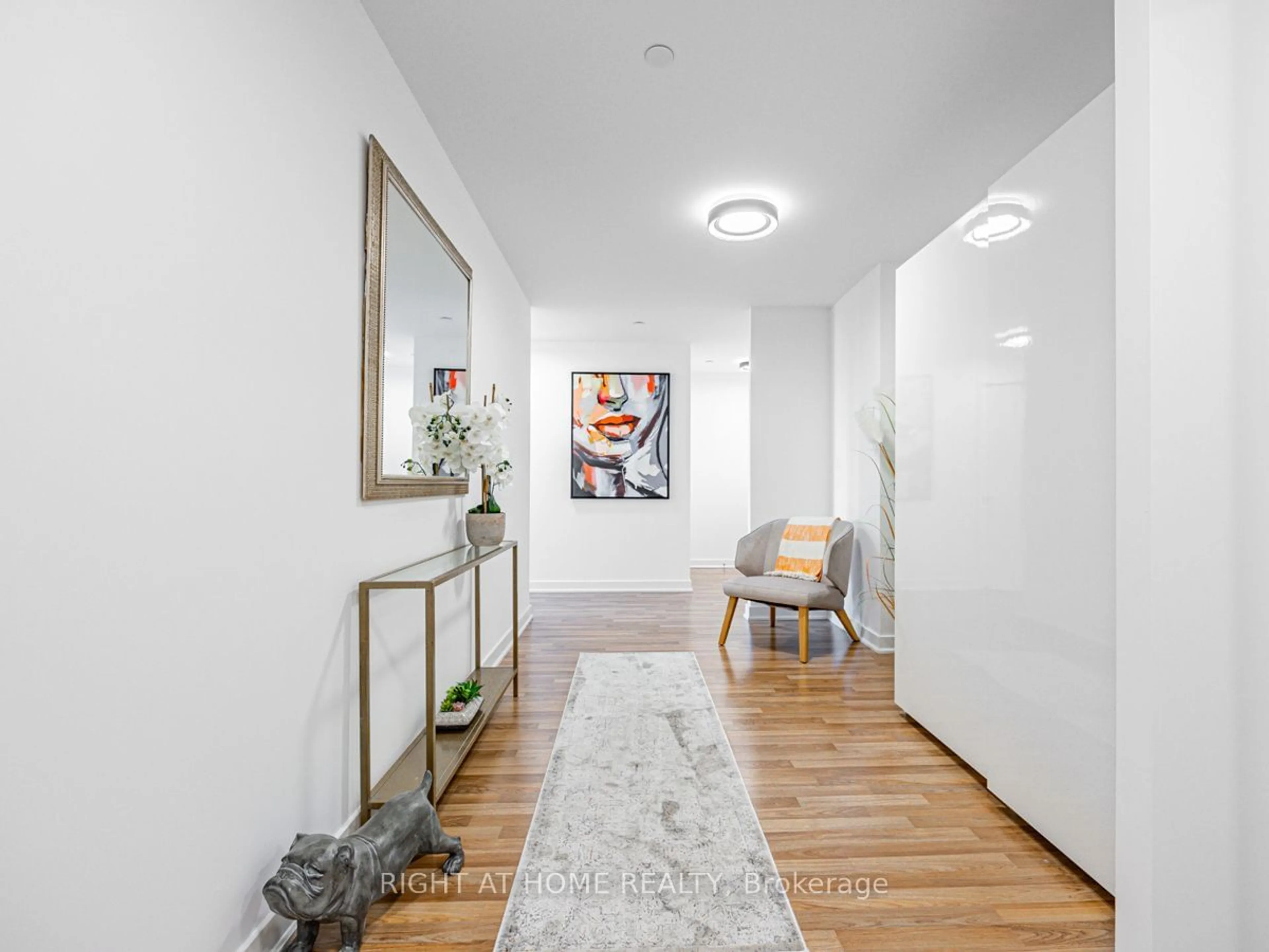 Indoor entryway for 120 Parliament St #413, Toronto Ontario M5A 0N6