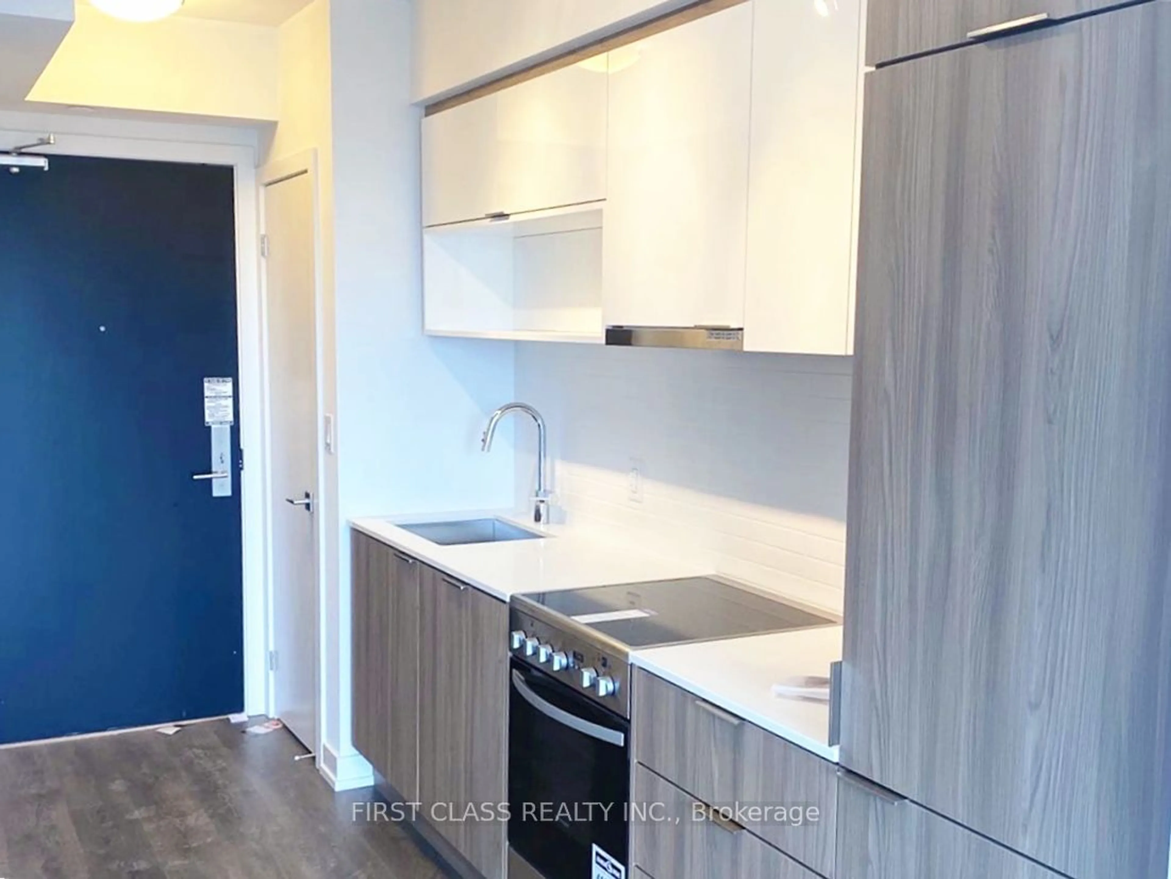 Standard kitchen, wood/laminate floor for 159 Wellesley St #2710, Toronto Ontario M4Y 0H5