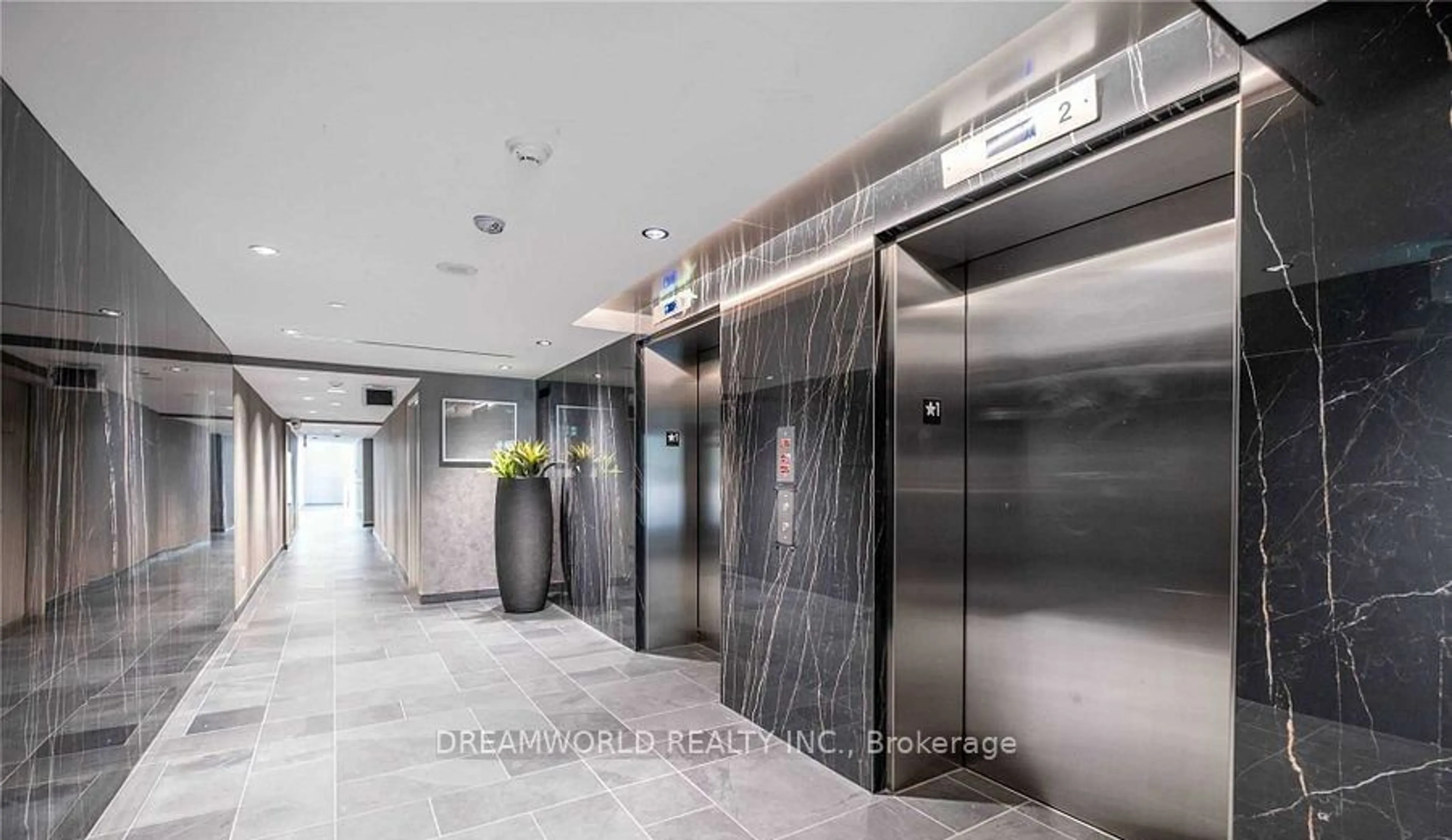 Indoor foyer for 95 Bathurst St #917, Toronto Ontario M5V 0H7