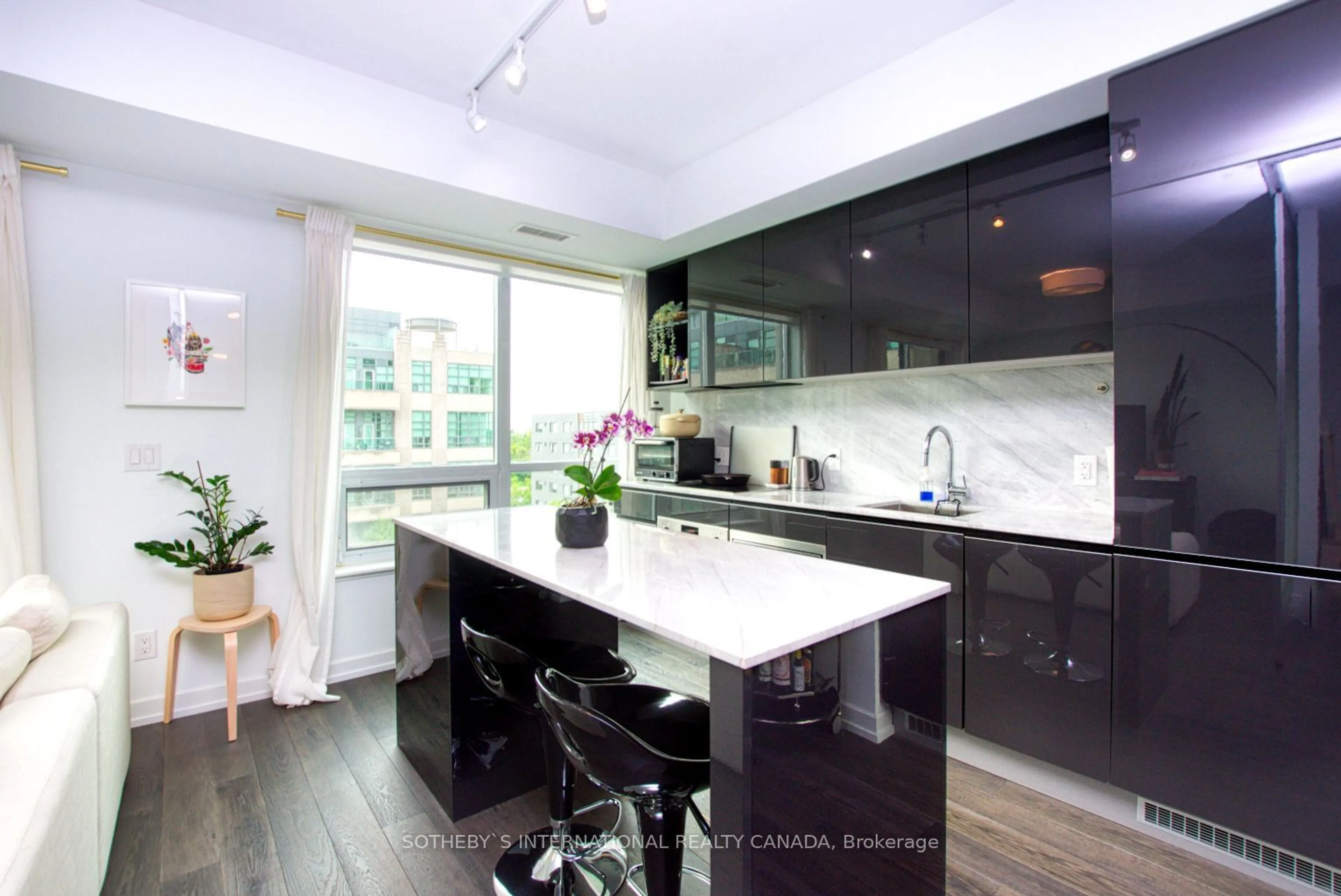 Contemporary kitchen, unknown for 377 Madison Ave #504, Toronto Ontario M4V 3E1