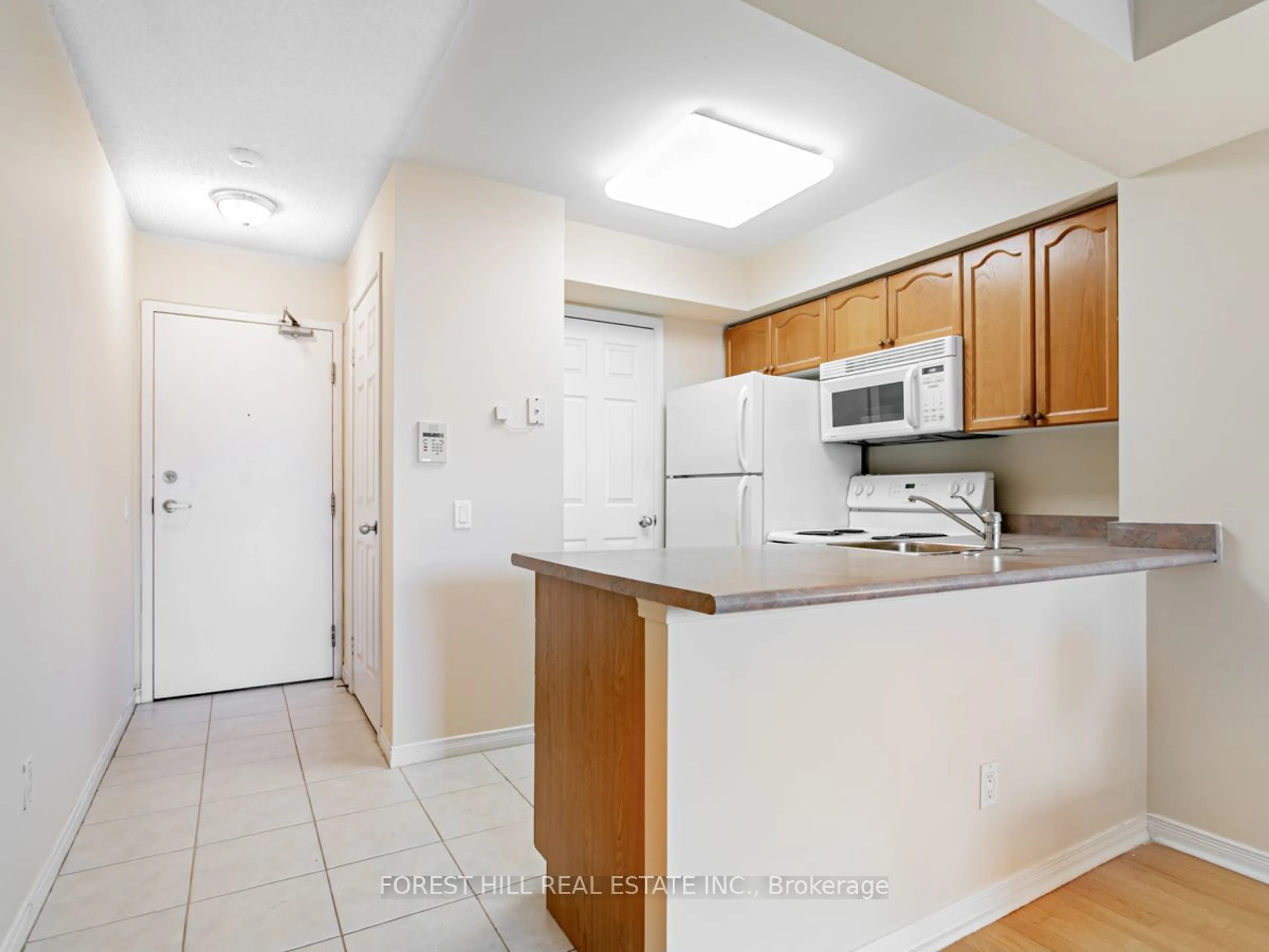 Standard kitchen, unknown for 30 Harrison Garden Blvd #1501, Toronto Ontario M2N 7A9