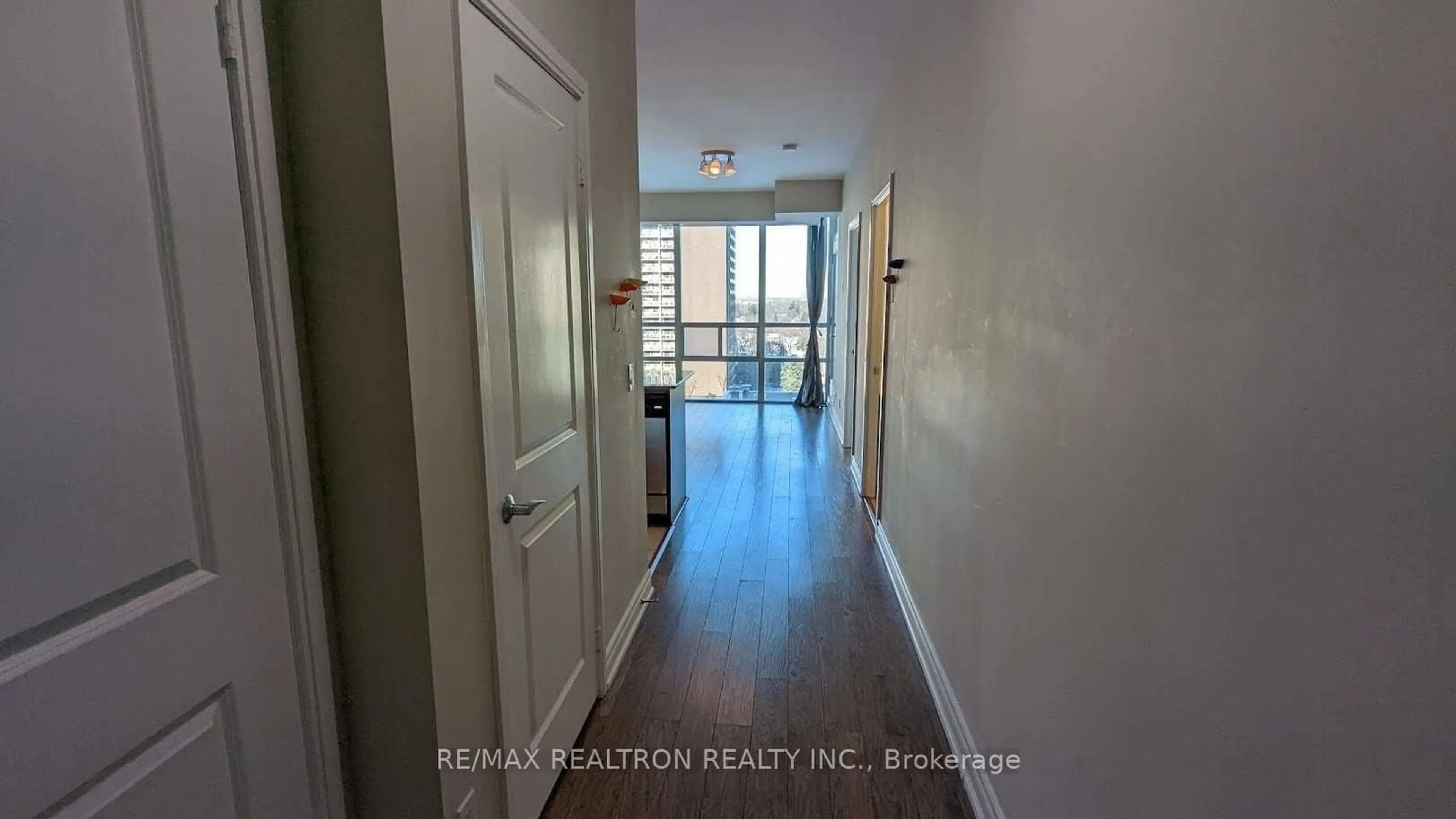 Indoor entryway for 88 Broadway Ave #1201, Toronto Ontario M4P 0A5