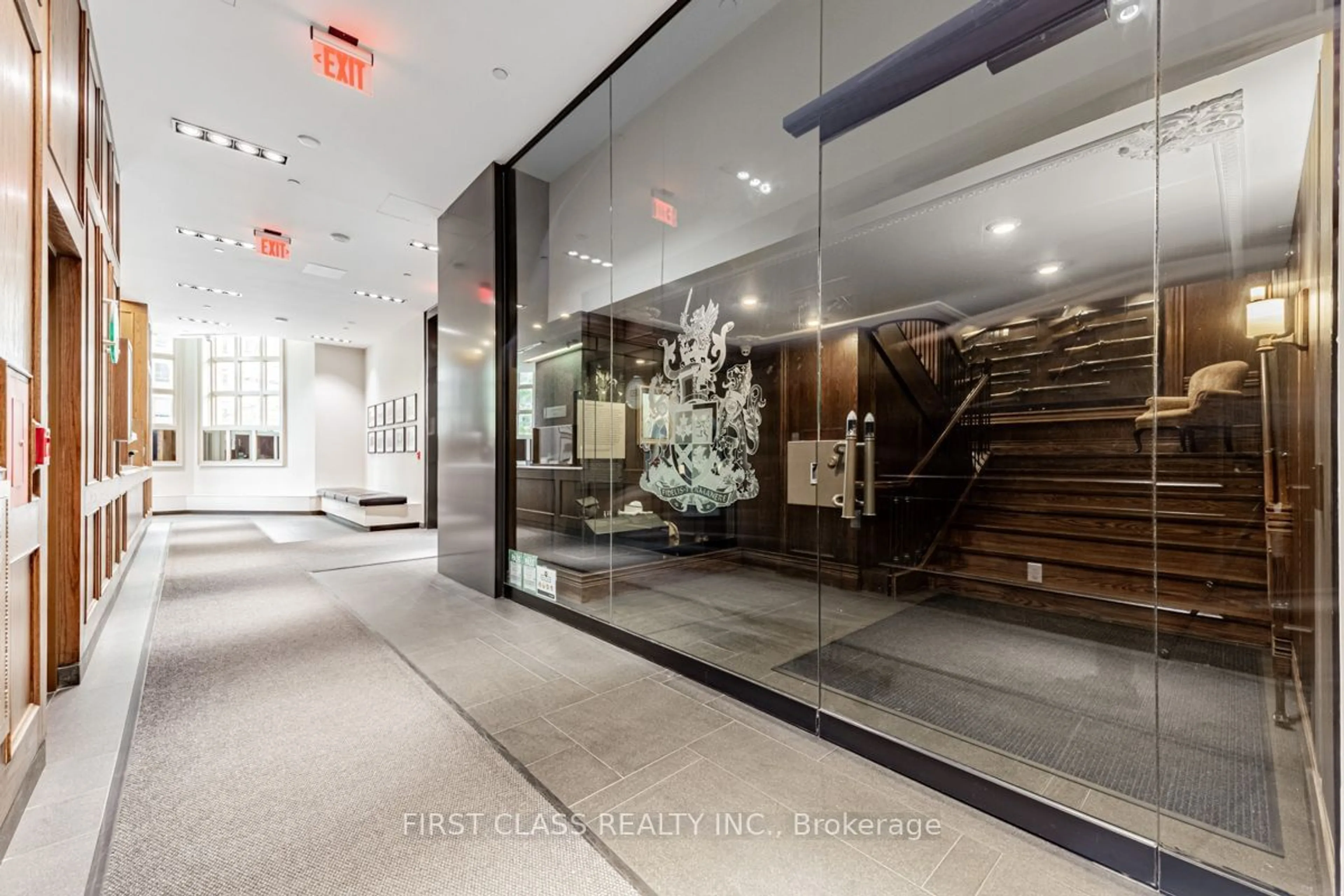 Indoor foyer for 426 University Ave #1705, Toronto Ontario M5G 1S9