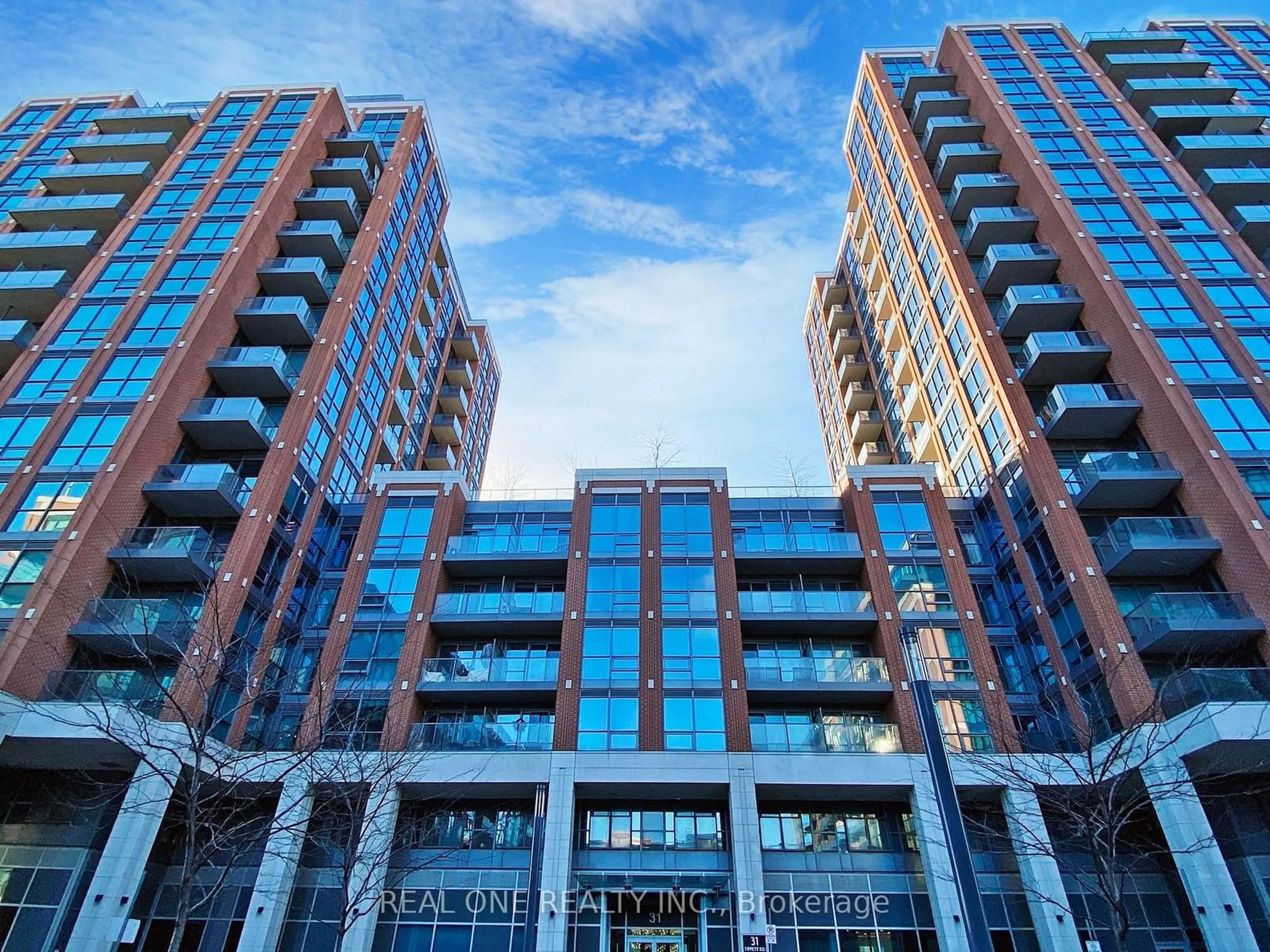 Indoor foyer for 31 Tippett Rd #839, Toronto Ontario M3H 0C8