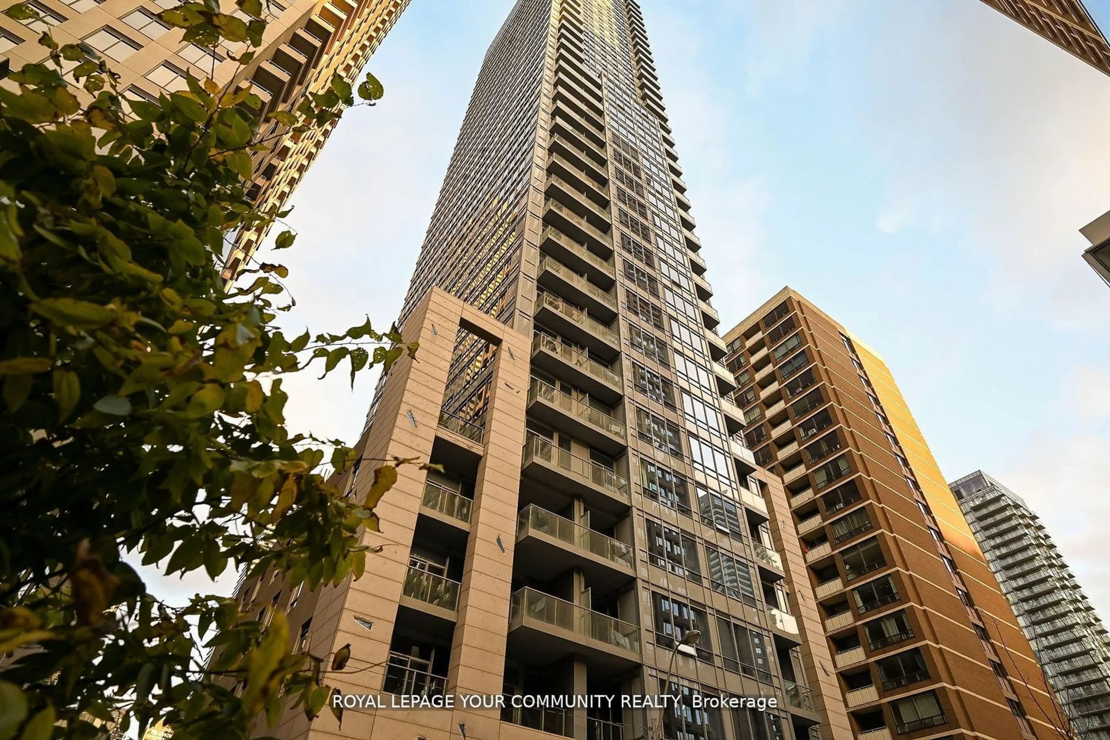 A pic from outside/outdoor area/front of a property/back of a property/a pic from drone, city buildings view from balcony for 21 Balmuto St #Ph 3501, Toronto Ontario M4Y 1W4