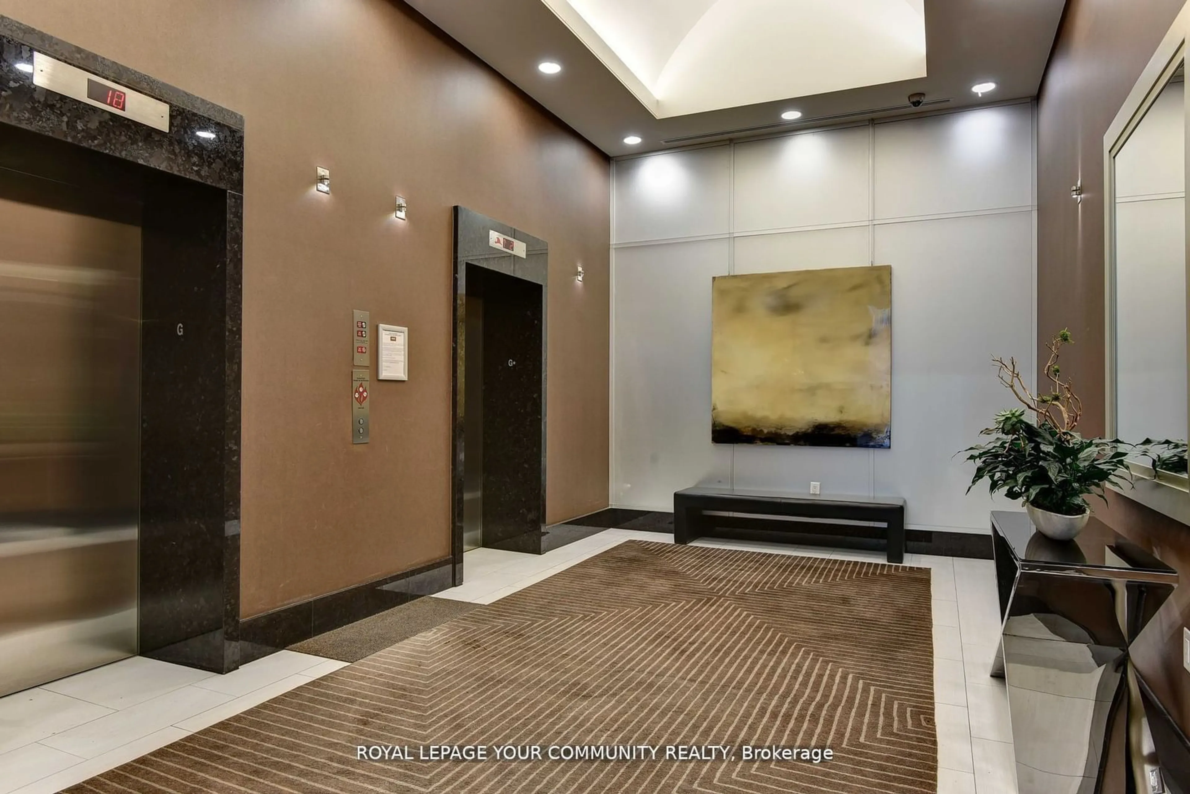 Indoor foyer for 21 Balmuto St #Ph 3501, Toronto Ontario M4Y 1W4