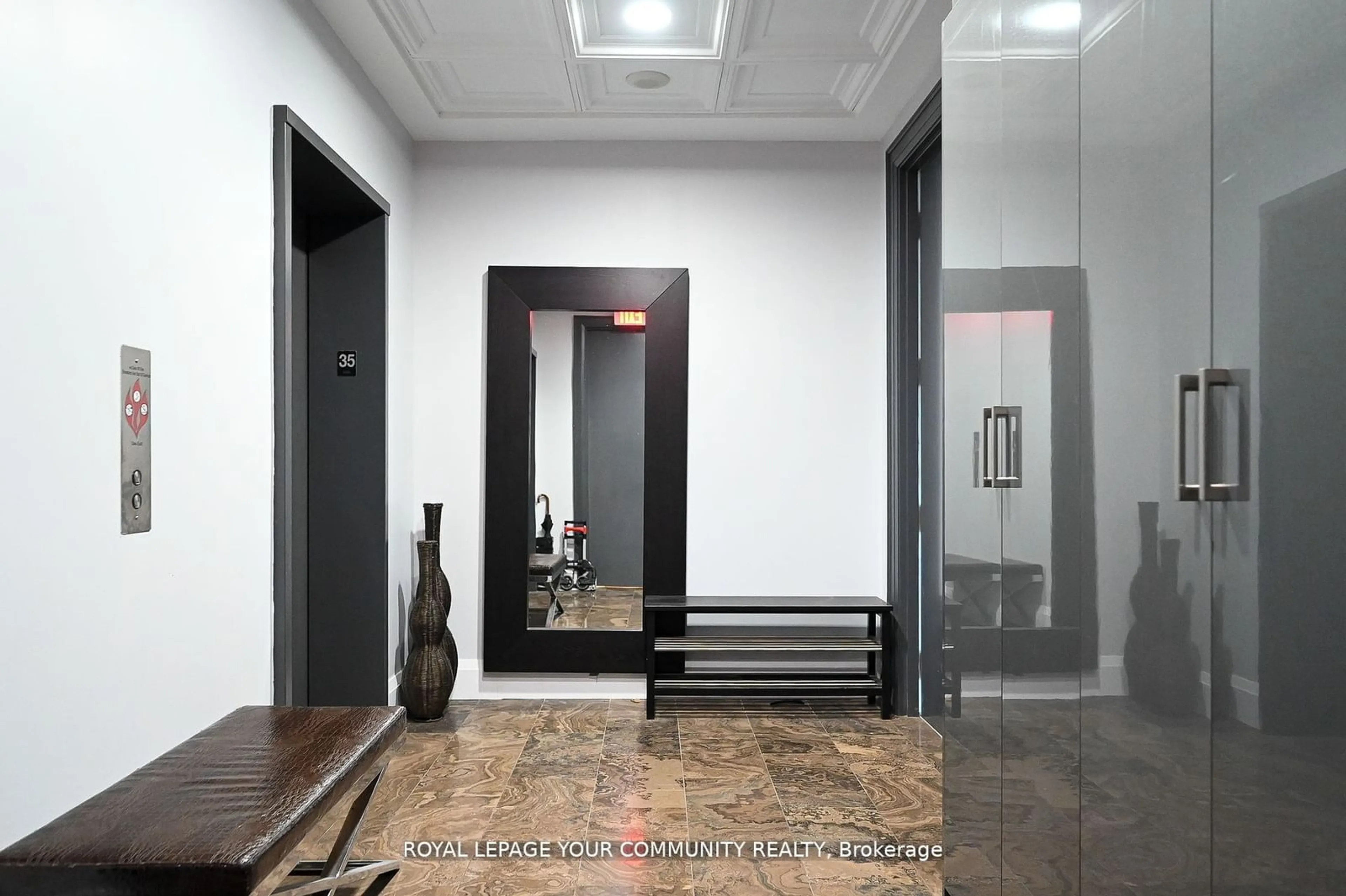 Indoor foyer for 21 Balmuto St #Ph 3501, Toronto Ontario M4Y 1W4