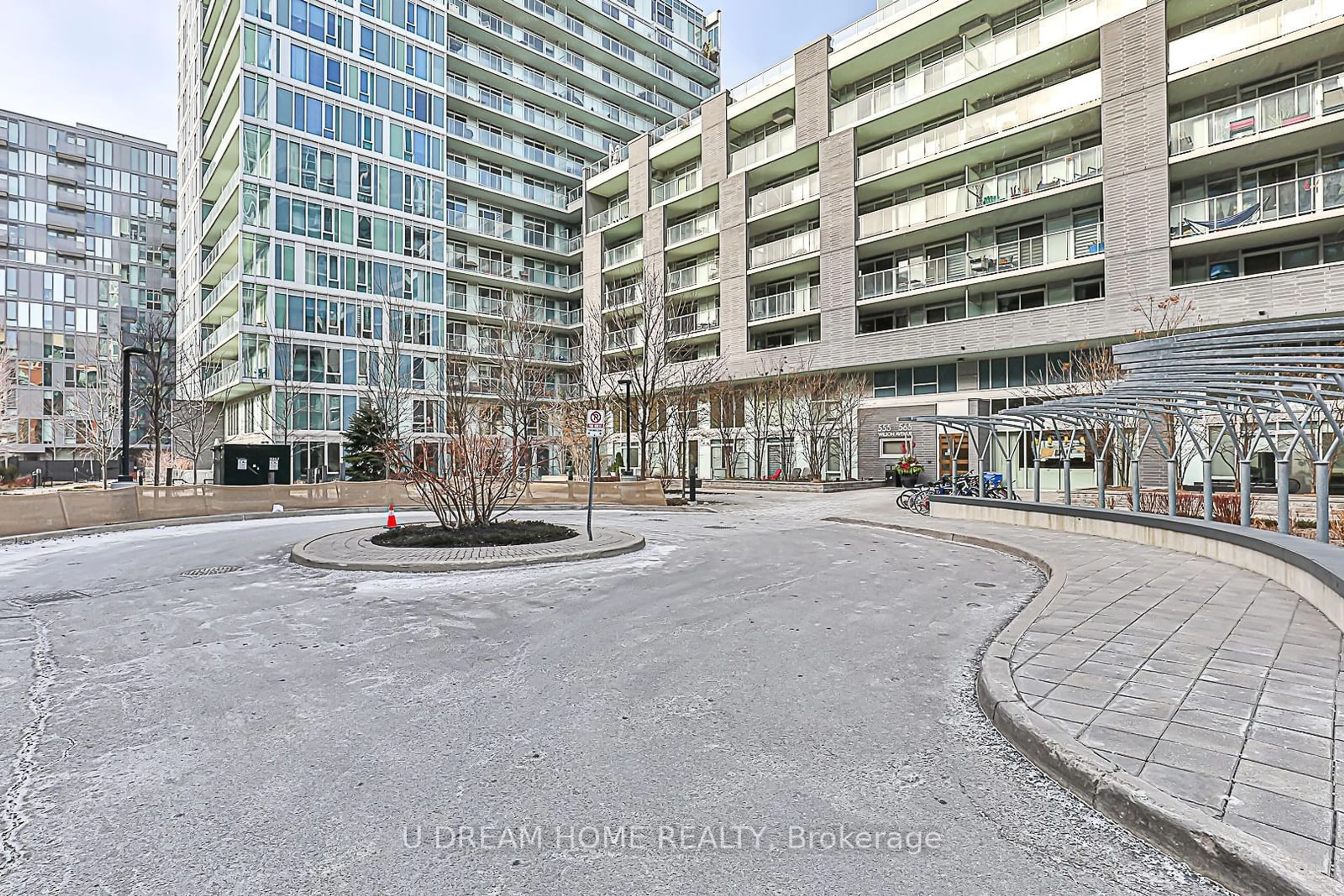 Patio, street for 555 Wilson Ave #E308, Toronto Ontario M3H 0C5