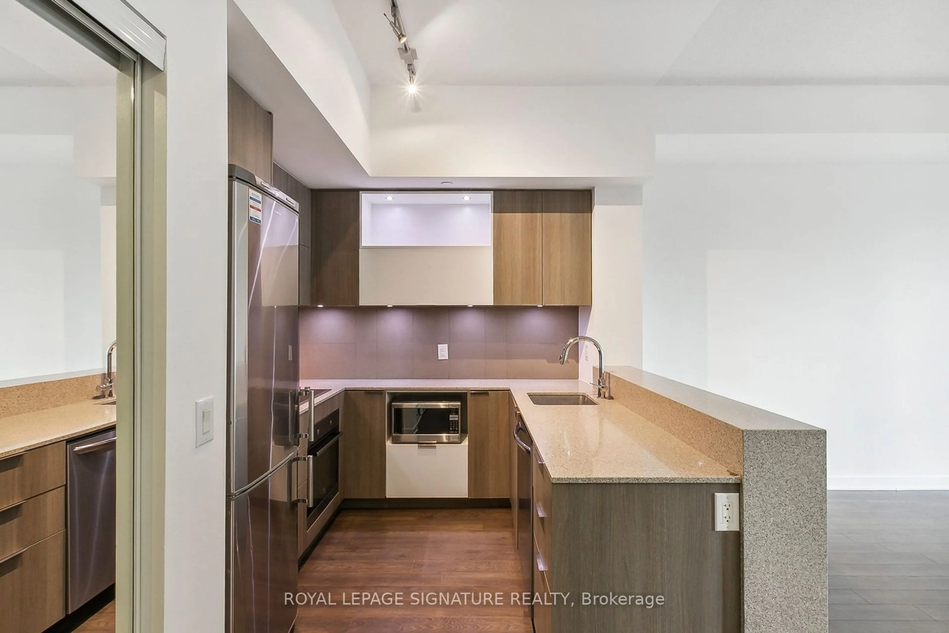 Standard kitchen, unknown for 170 Sumach St #401, Toronto Ontario M5A 0C3