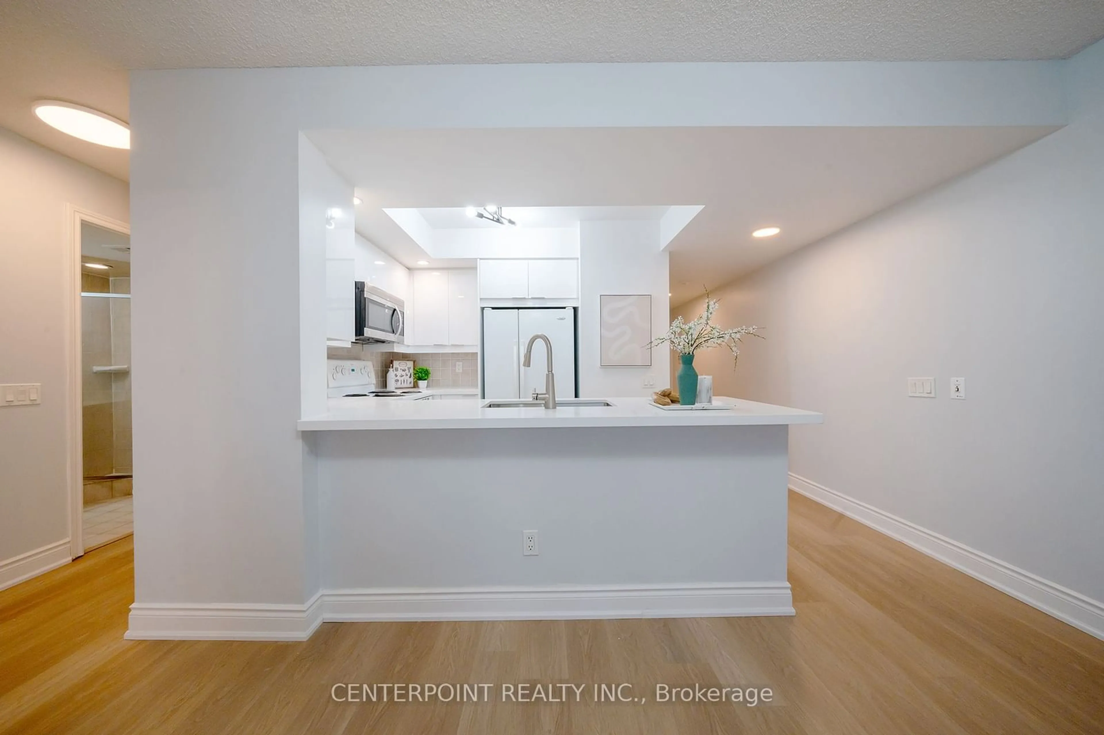 Open concept kitchen, ceramic/tile floor for 15 Northtown Way #1624, Toronto Ontario M2N 7A2