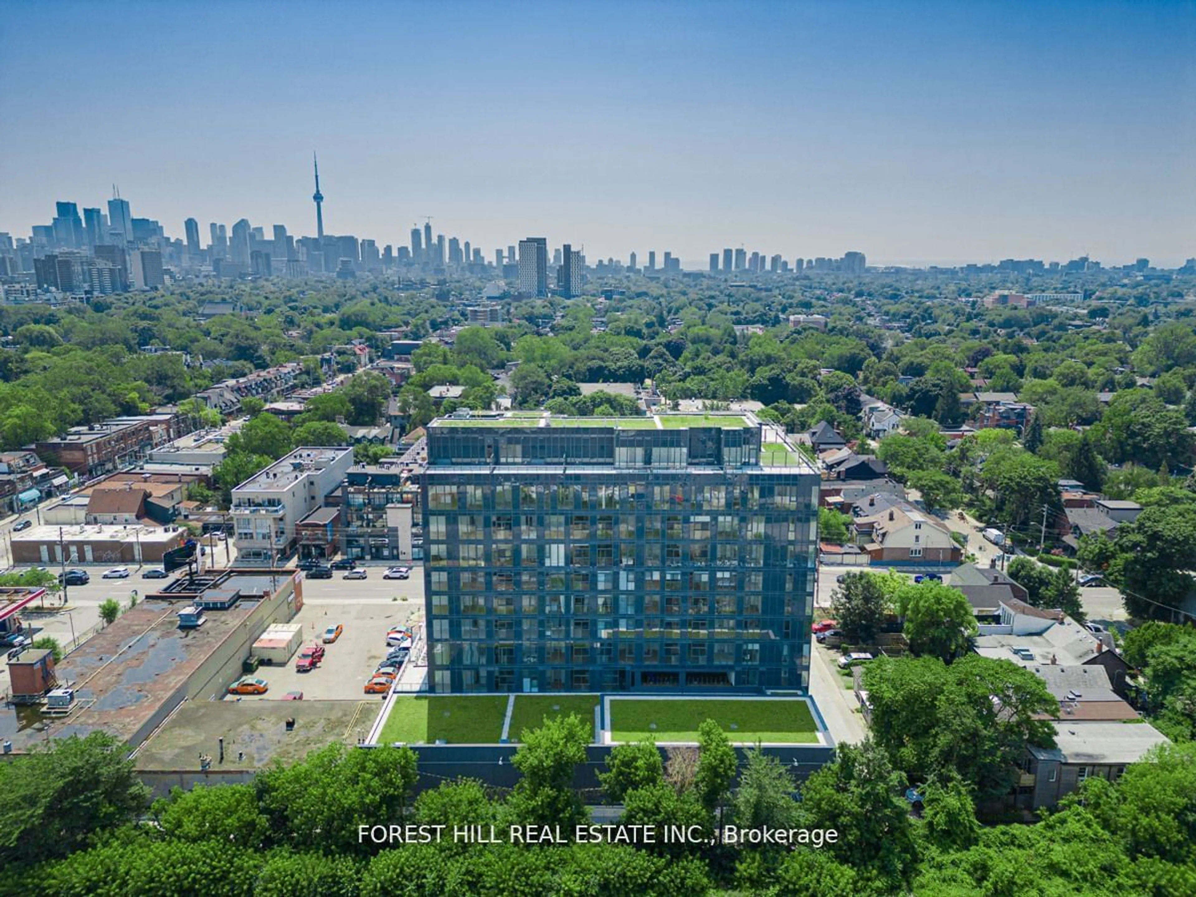 A pic from outside/outdoor area/front of a property/back of a property/a pic from drone, city buildings view from balcony for 500 Dupont St #403, Toronto Ontario M6G 0B8