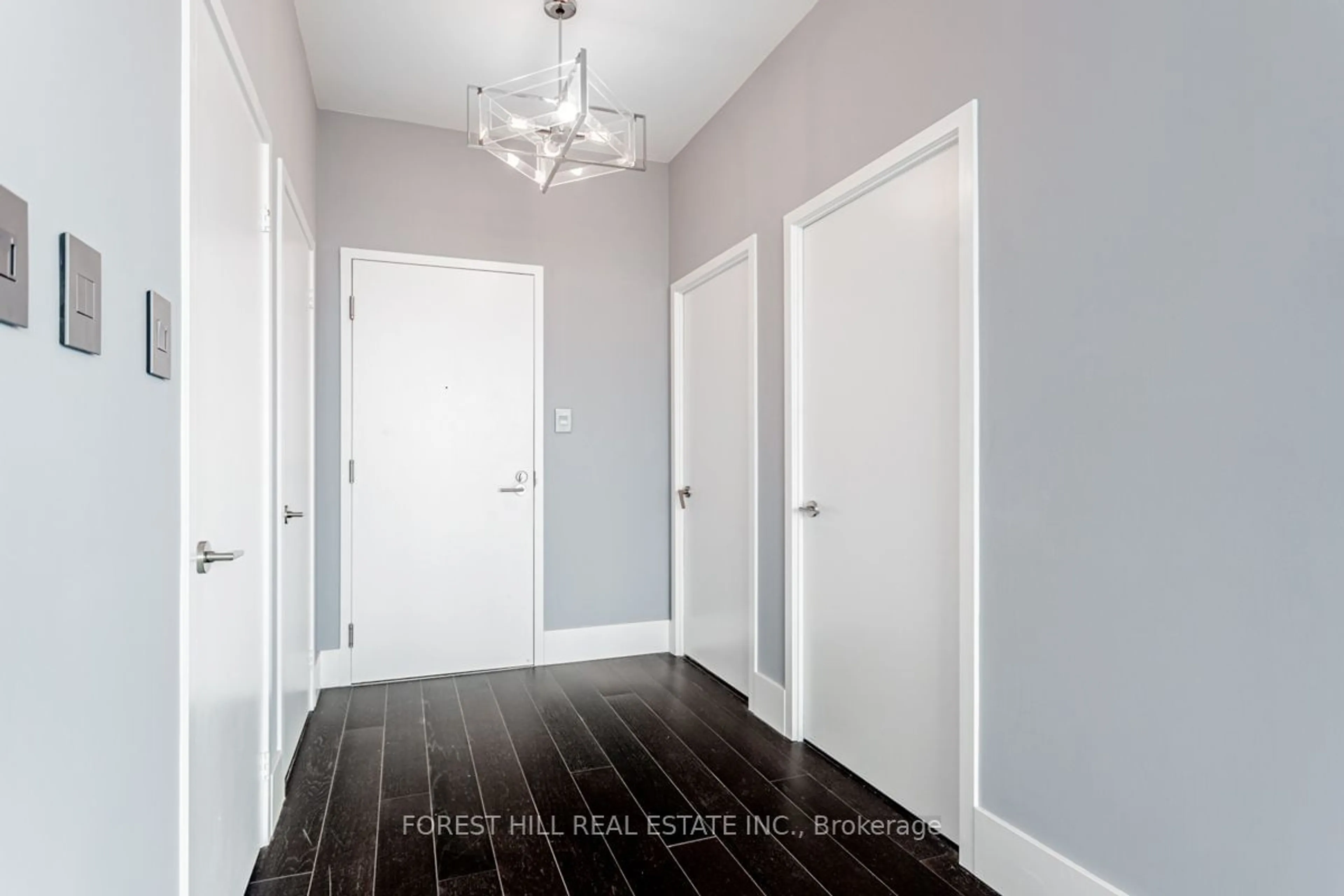 Indoor entryway for 1171 Queen St #PH5, Toronto Ontario M6J 1J4