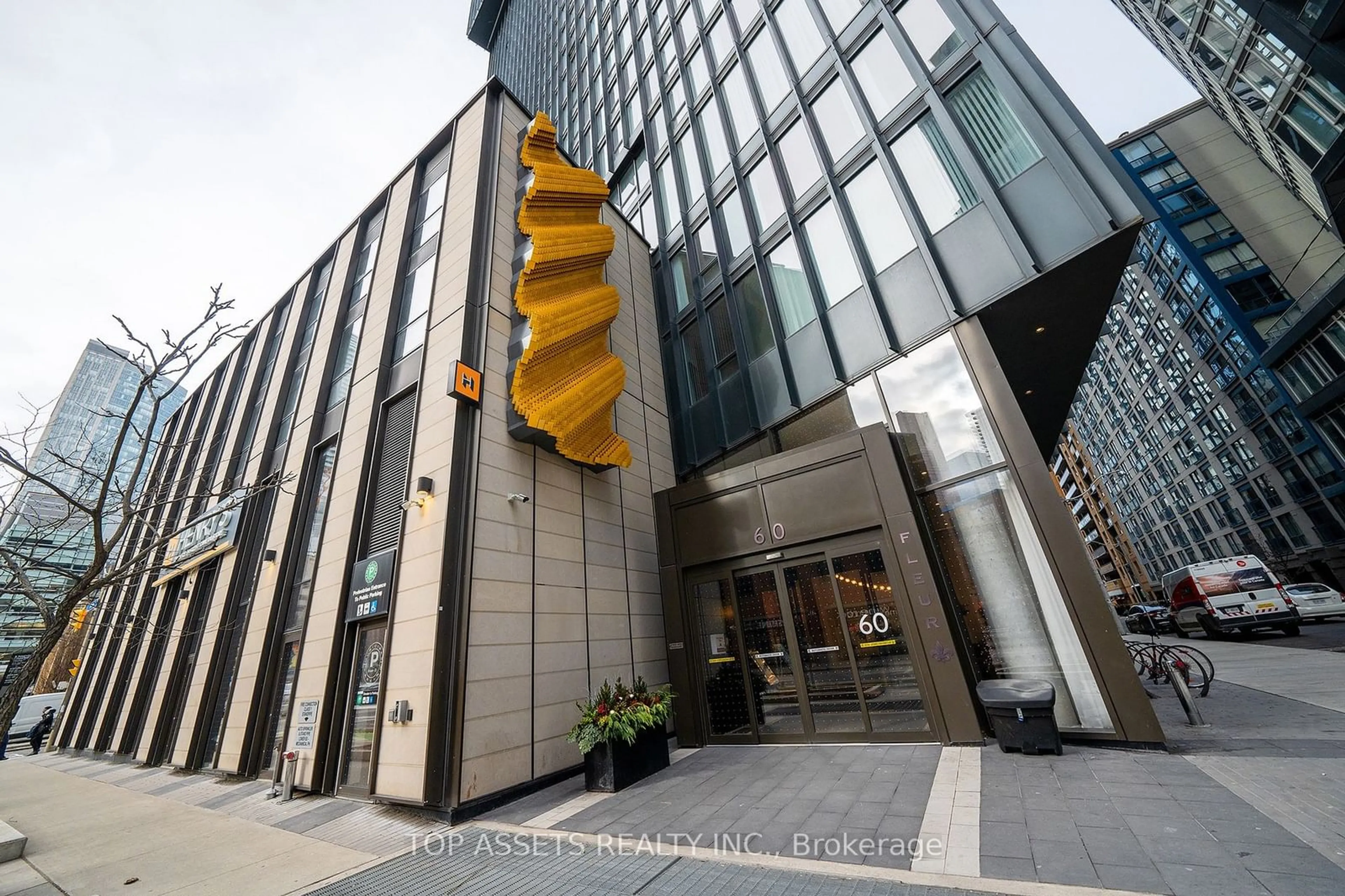 Indoor foyer for 60 shuter St #2003, Toronto Ontario M5B 1A8