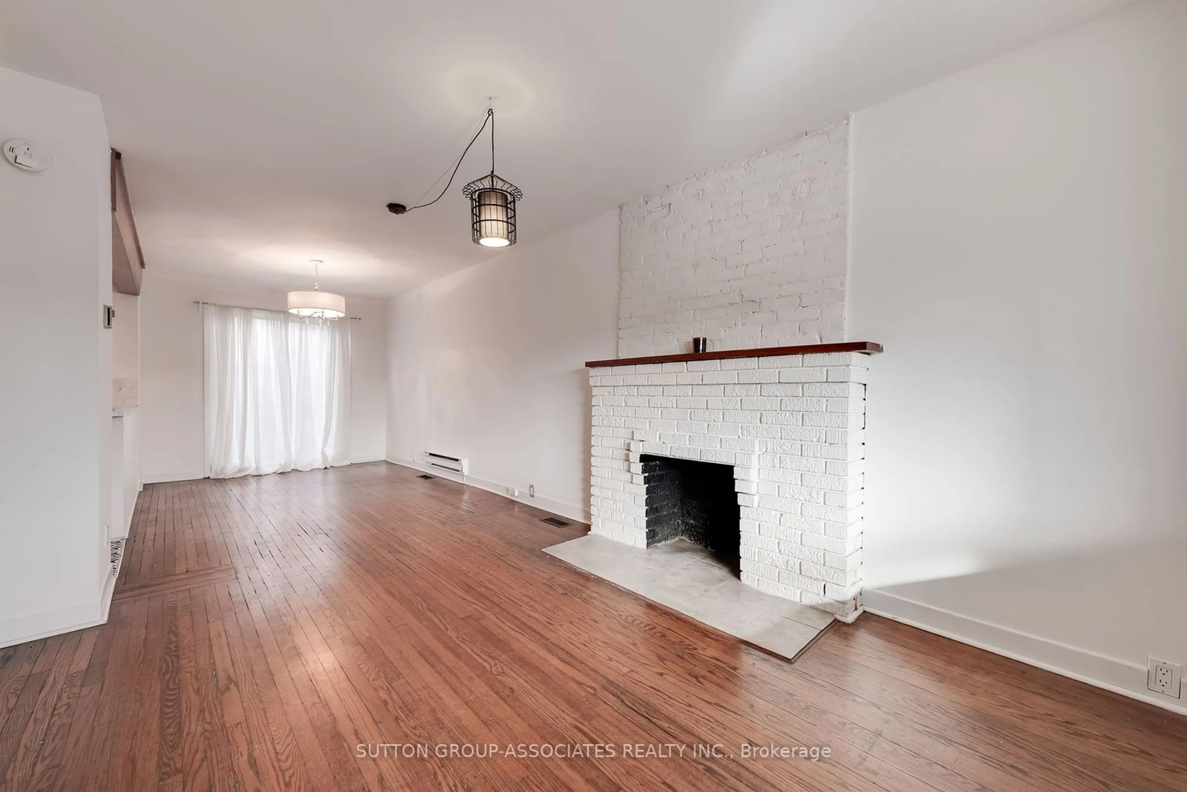 A pic of a room for 882 Davenport Rd, Toronto Ontario M6G 2B6