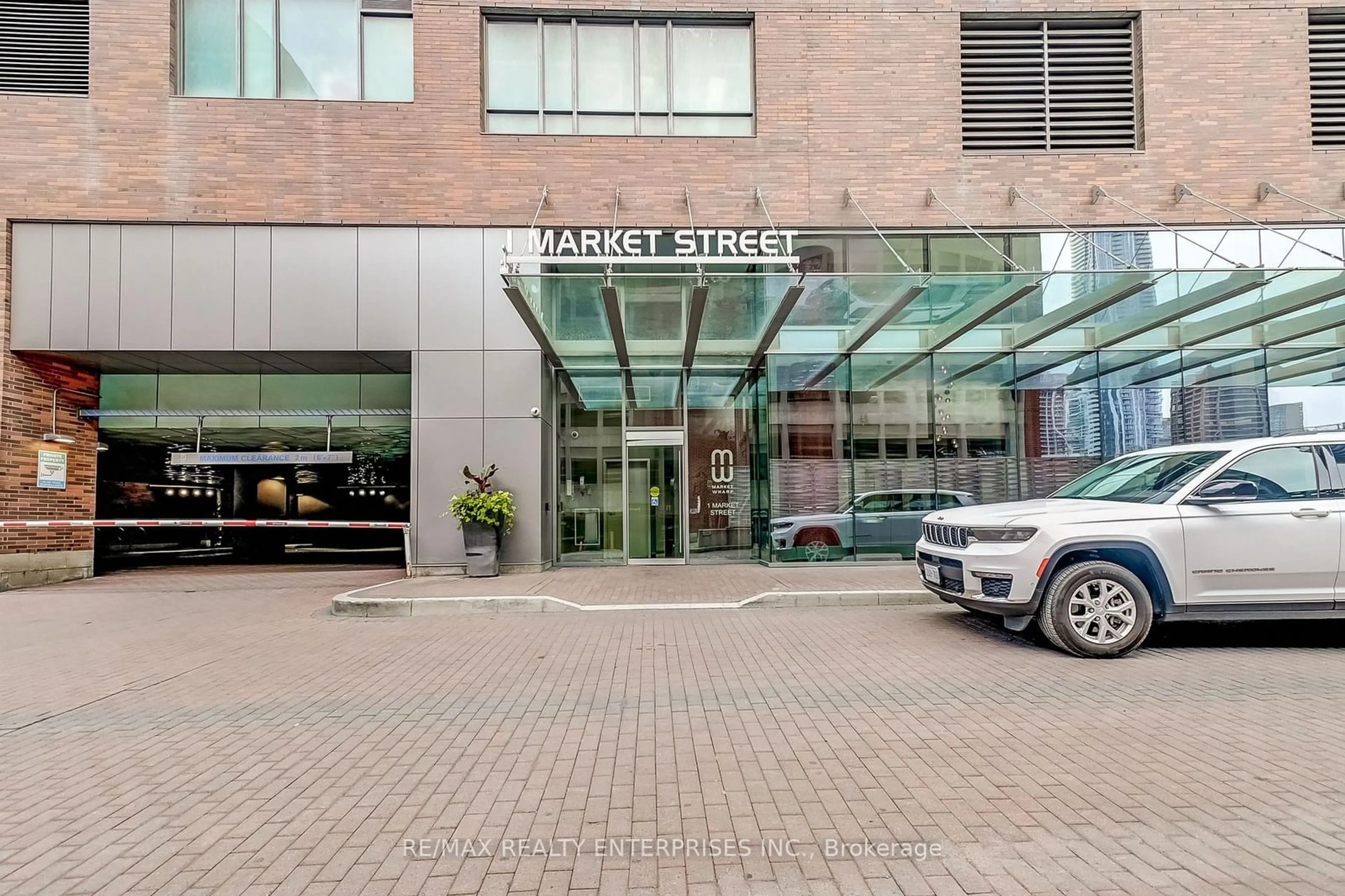 Indoor foyer for 1 Market St #1413, Toronto Ontario M5E 0A2