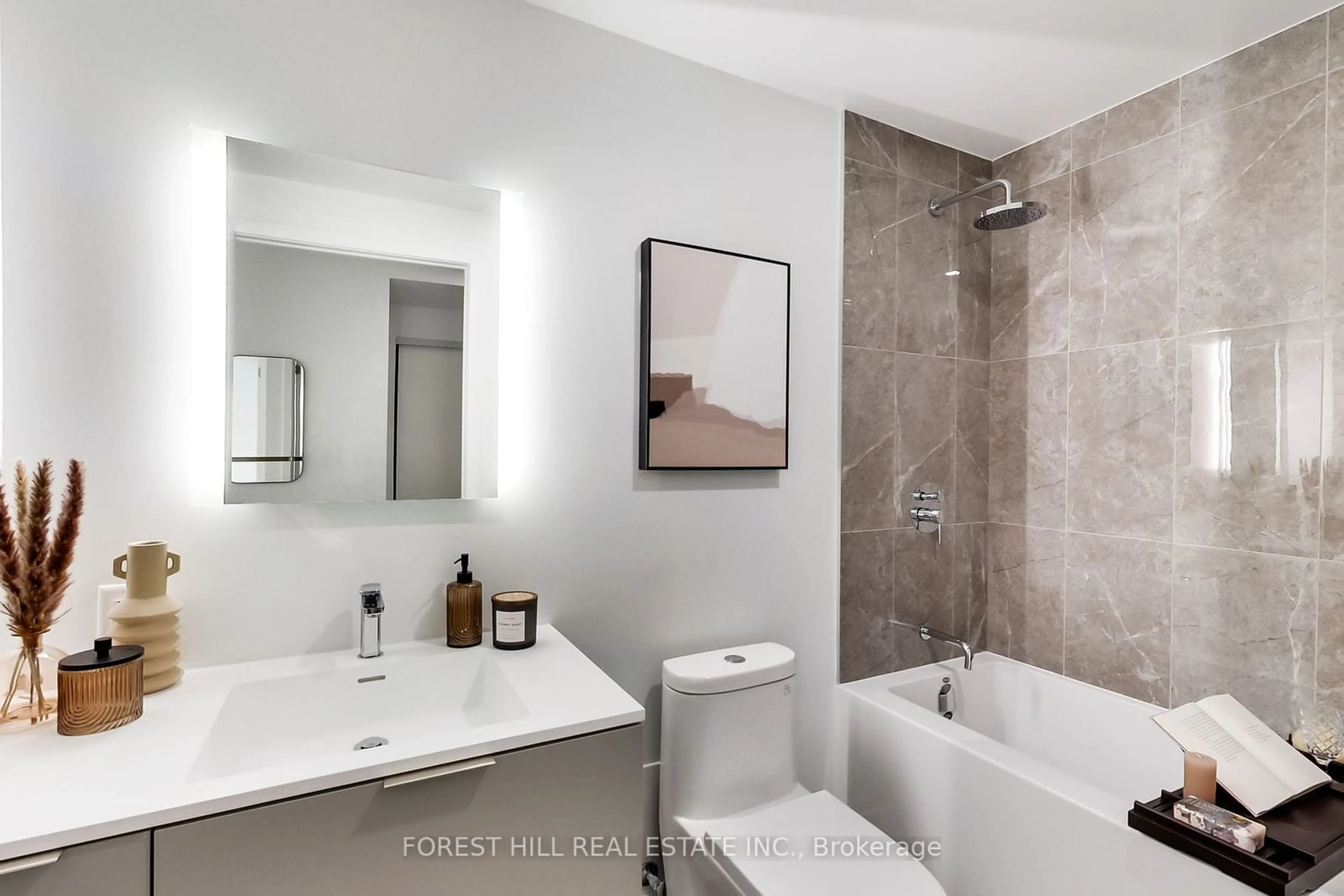 Standard bathroom, ceramic/tile floor for 185 Alberta Ave #807, Toronto Ontario M6C 0A5