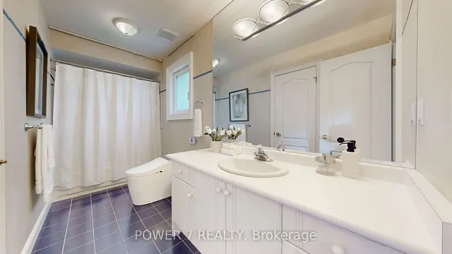 Additional property image - 72 Aldershot Cres