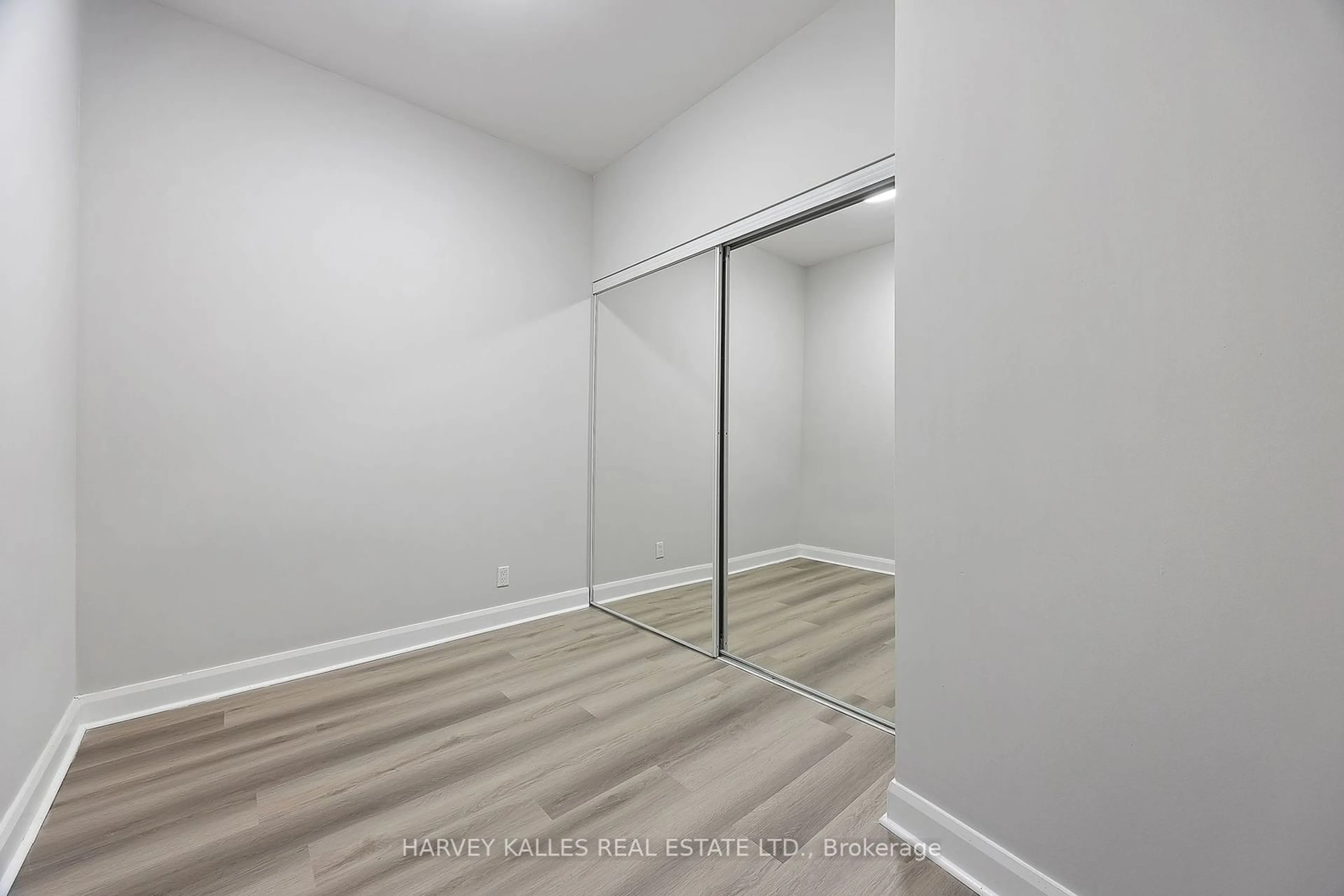 A pic of a room for 700 King St #1006, Toronto Ontario M5V 2Y6