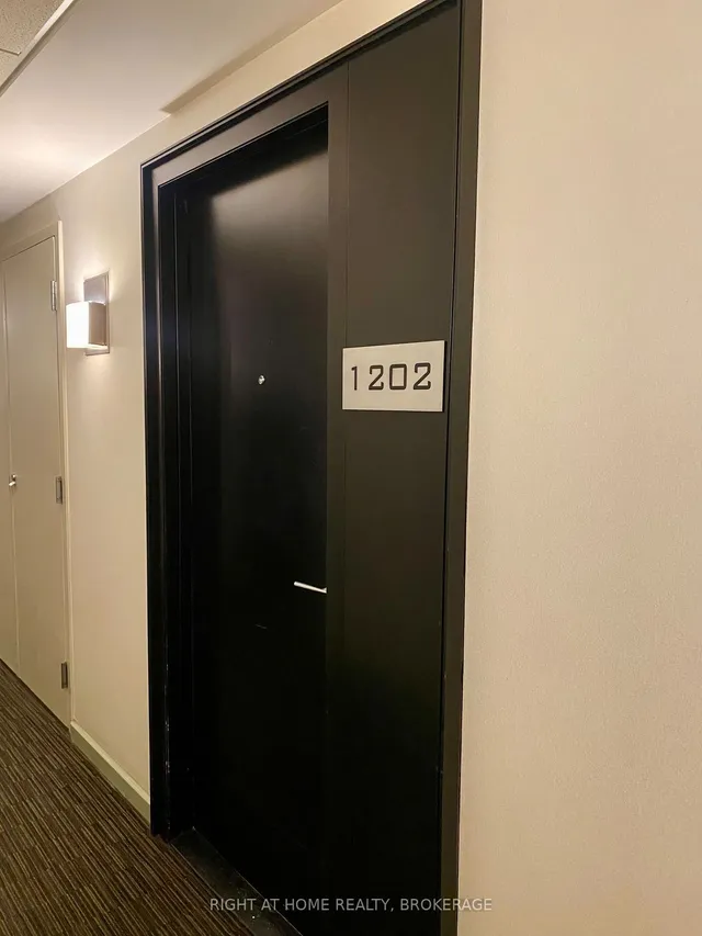 Additional image 17 of 231 Fort York Blvd Unit 1202