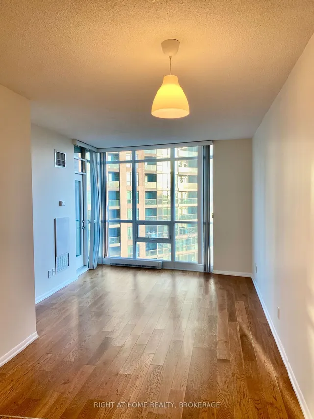 Additional image 10 of 231 Fort York Blvd Unit 1202