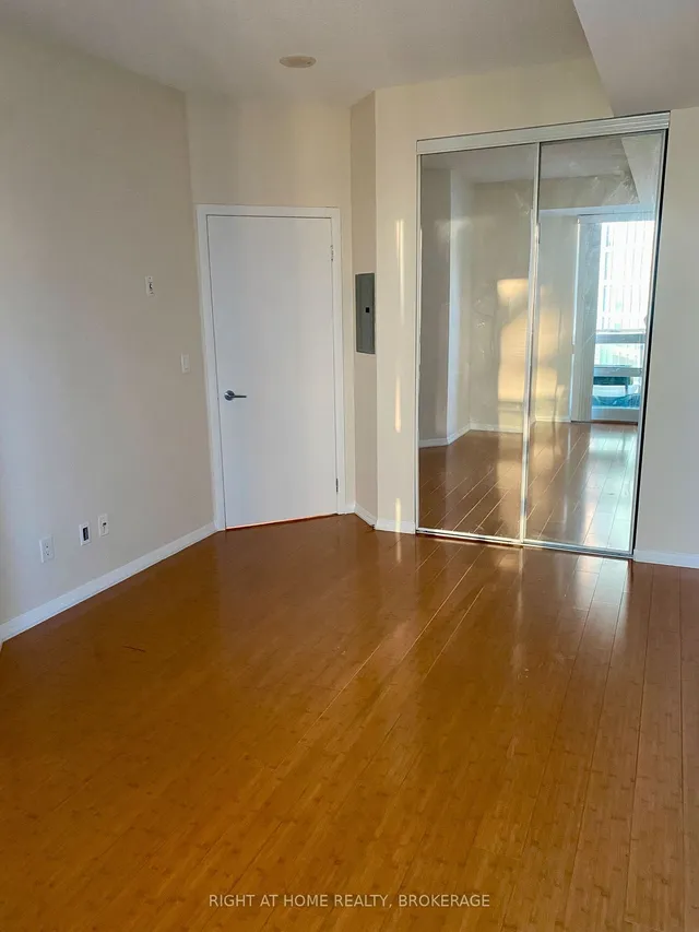 Additional image 8 of 231 Fort York Blvd Unit 1202