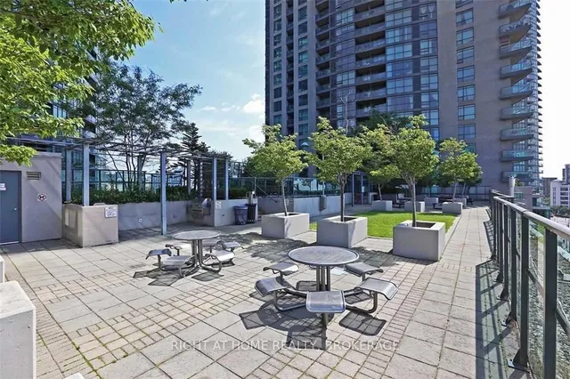 Additional image 29 of 231 Fort York Blvd Unit 1202